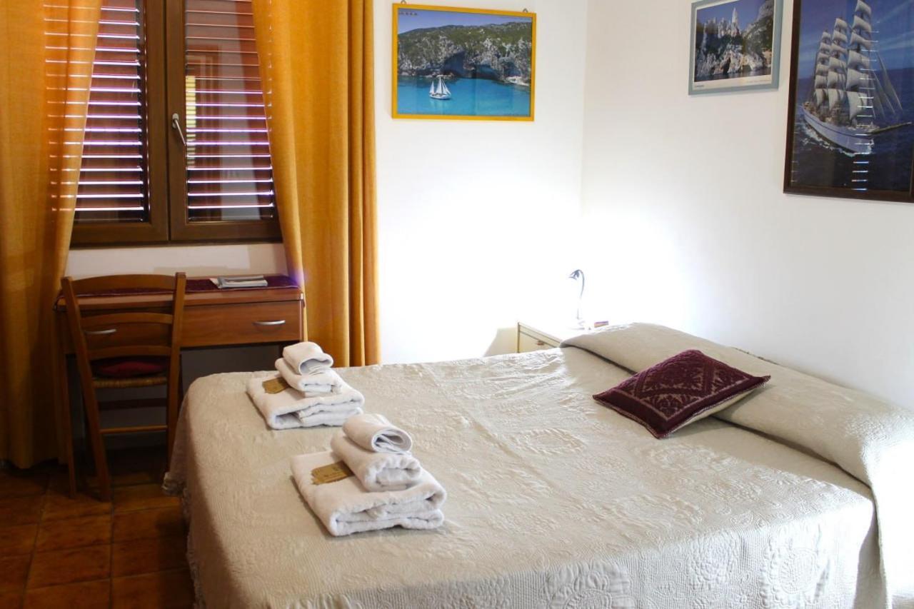 Casa Goletta Soggiorno Per 4 A 2 Minuti Dalla Spiaggia Iunq0334 Cala Gonone Extérieur photo